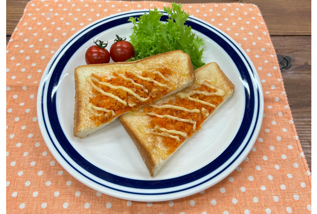 パン屋さん風　鮭明太マヨトースト